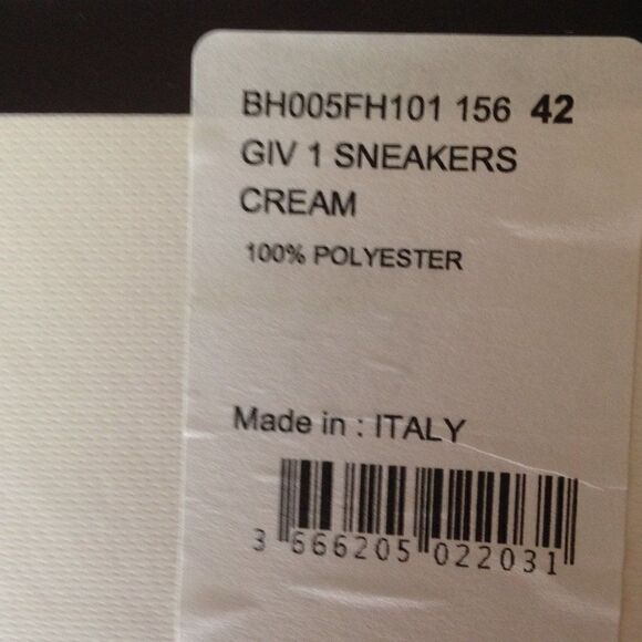 Givenchy Cream Giv 1 Light Runner Sneakers in Neutrals 42 (US 9) NWT - Picture 3 of 4